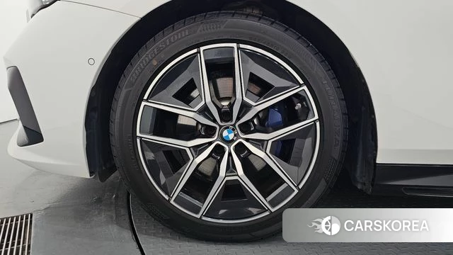 BMW 5 Series (G60) id 4847855 из Кореи 34