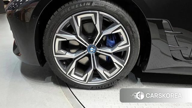 BMW i4 id 3891176 из Кореи 15