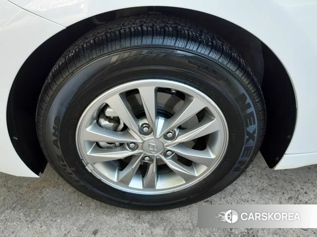 Hyundai The New Avante AD id 4390313 из Кореи 15
