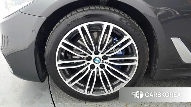 BMW 5 Series (G30) id 4416809 из Кореи 28