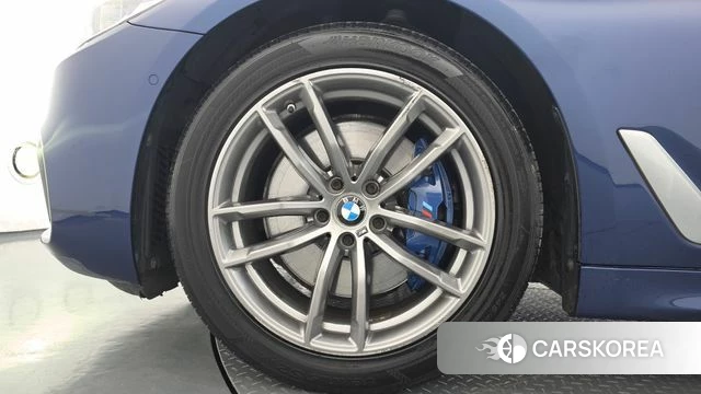 BMW 5 Series (G30) id 4895637 из Кореи 30