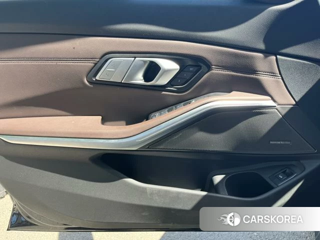BMW 3 series id 4257676 из Китая 15