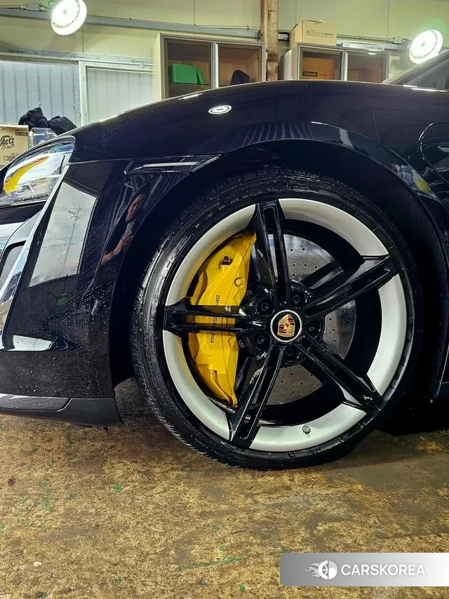 Porsche Taycan id 3295729 из Кореи 10