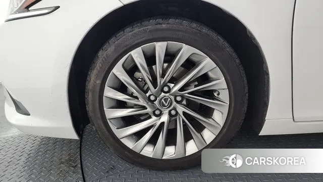 Lexus ES300h 7th generation id 3772935 из Кореи 15