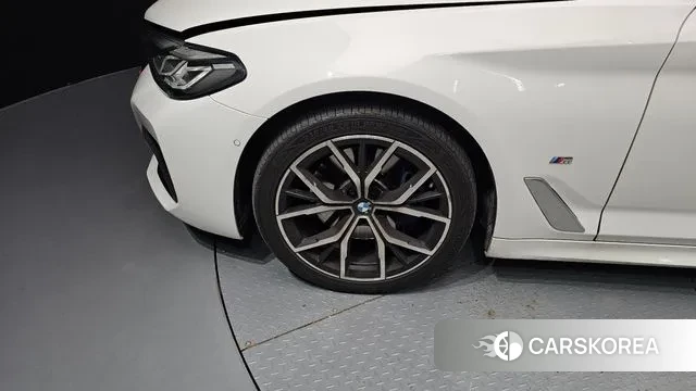 BMW 5 Series (G30) id 3344030 из Кореи 15