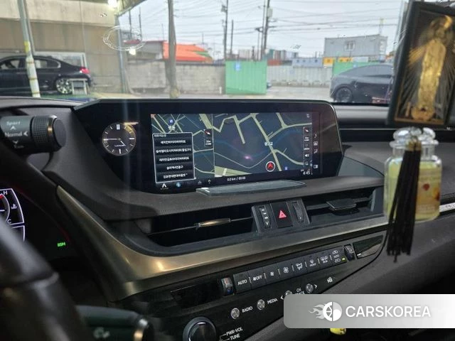 Lexus ES300h 7th generation 2020 Серебристо-серый из Кореи, фото 5