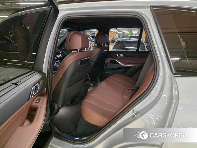 BMW X5 (G05) 2026 Светло-серебряный цвет из Кореи, фото 5