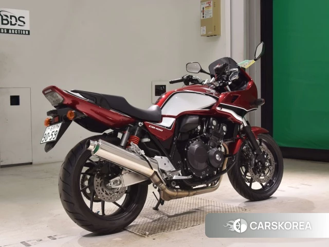 Проданный Honda CB400SF 2018 из Японии, фото 4