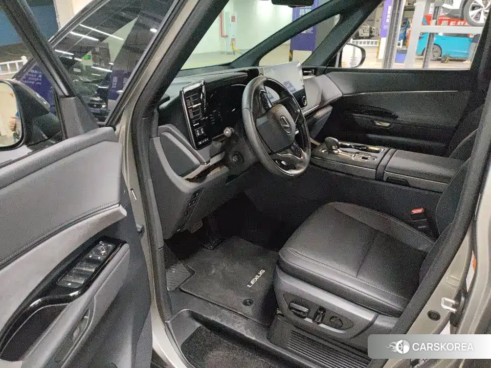 Lexus LM 2025 Silver/gray из Китая, фото 6
