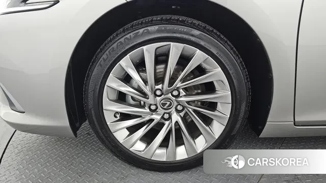 Lexus ES300h 7th generation id 3696120 из Кореи 15