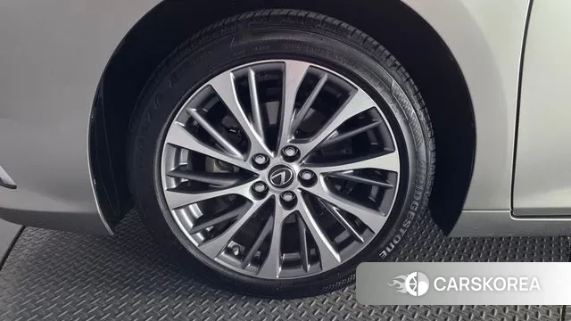 Lexus ES300h 7th generation id 3012456 из Кореи 15