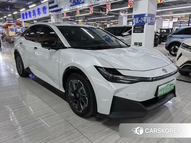 Toyota bZ3 2024 Белый из Китая, фото 5