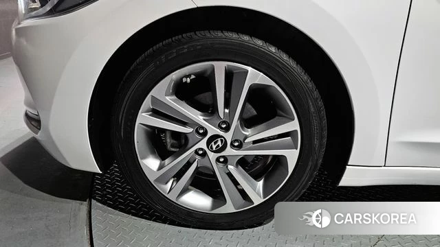 Hyundai Avante AD id 3846023 из Кореи 15