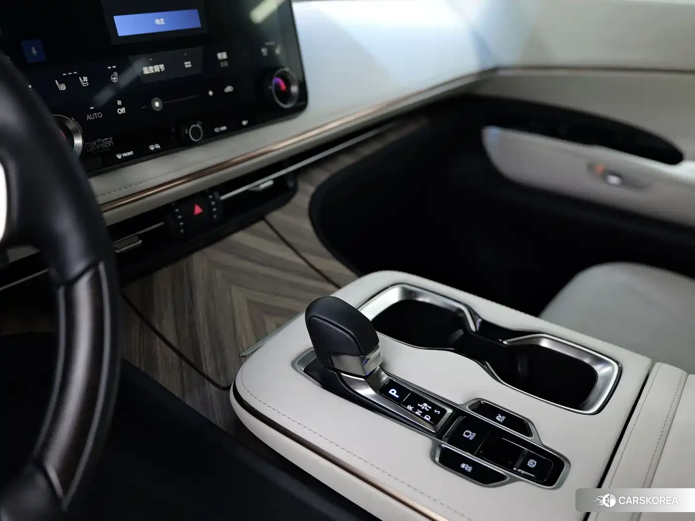 Lexus LM id 4548257 из Китая 12