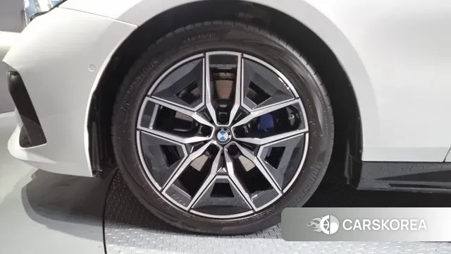 BMW 5 Series (G60) id 3388505 из Кореи 15