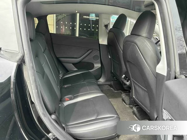 Tesla Model Y 2024 Черный из Китая, фото 5