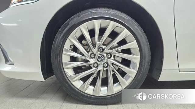 Lexus ES300h 7th generation id 4230960 из Кореи 31