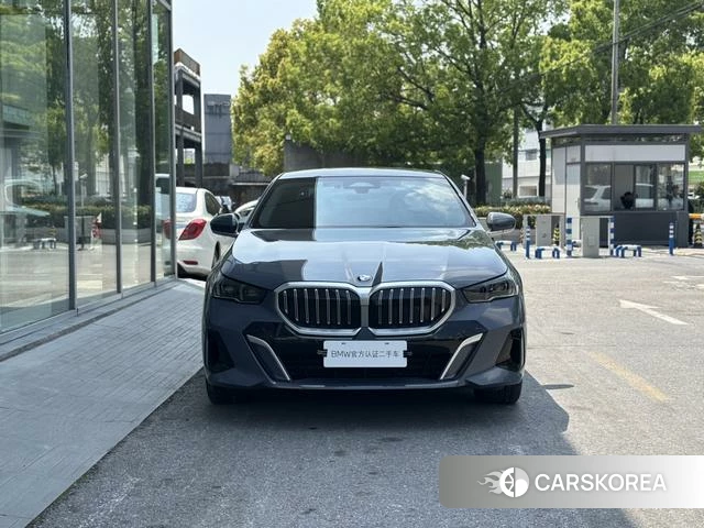 BMW 5 series 2024 Темно-серый из Китая, фото 6