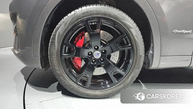 Maserati Levante id 4712889 из Кореи 28