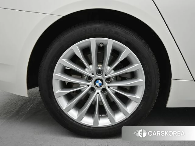 BMW 5 Series (G30) id 3877547 из Кореи 15