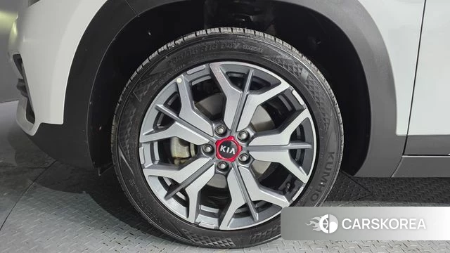 Kia Seltos id 4179759 из Кореи 15