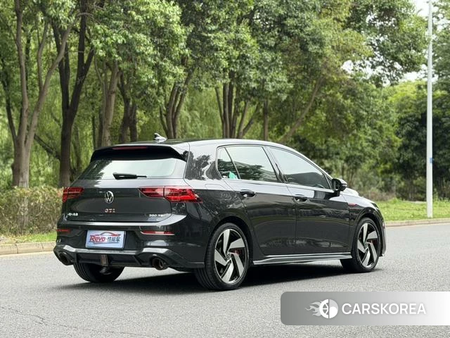 Volkswagen Golf GTI 2022 Черный из Китая, фото 5