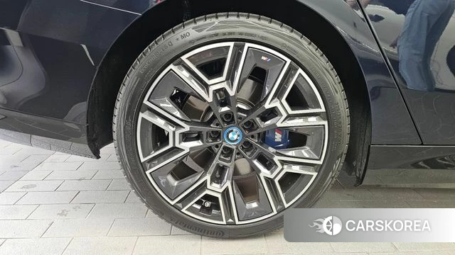 BMW 5 Series (G60) id 4729870 из Кореи 25