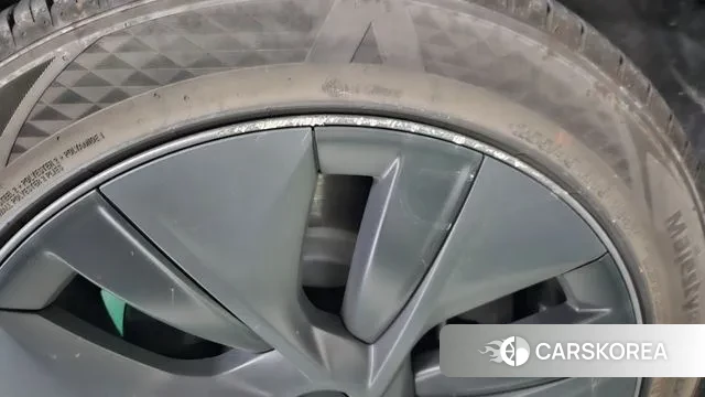 Tesla Model Y 2025 Серый из Кореи, фото 5