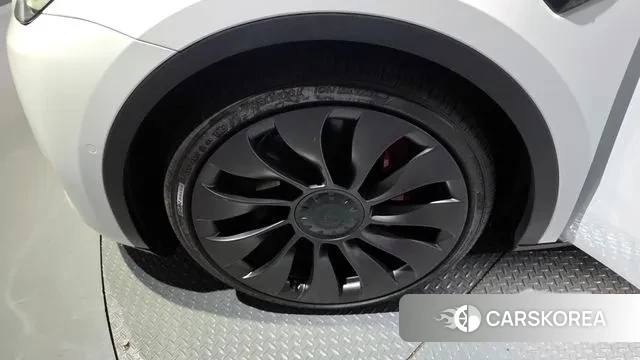 Tesla Model Y id 2994437 из Кореи 15