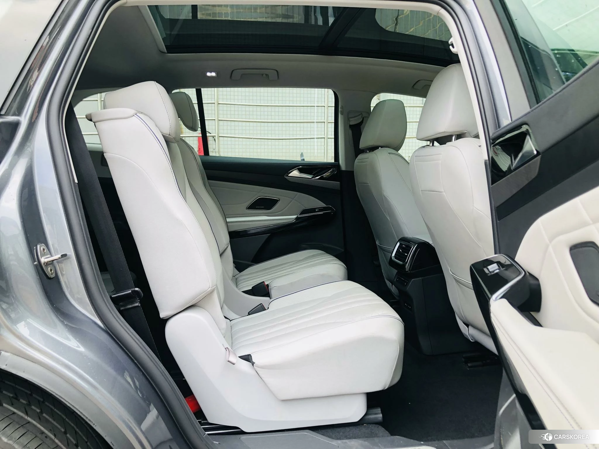 Volkswagen ID.6 X id 4510866 из Китая 12