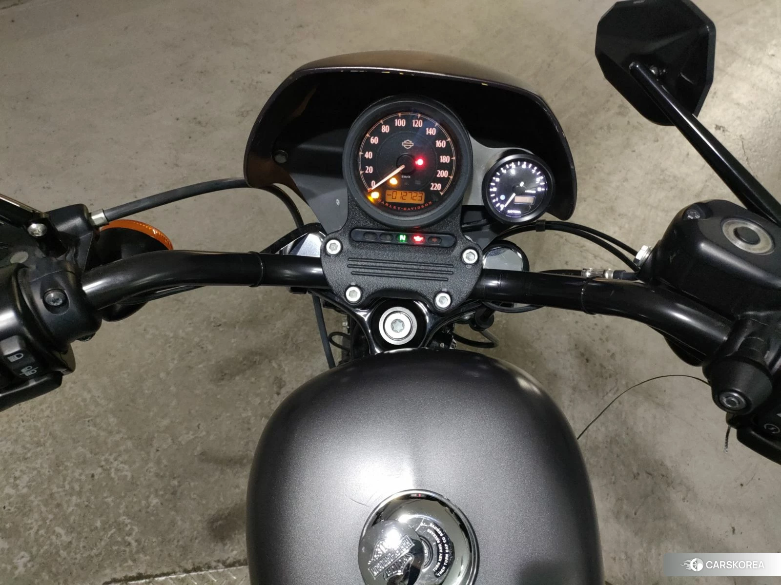 Harley-Davidson Sportster XL883N 2017 из Японии, фото 4