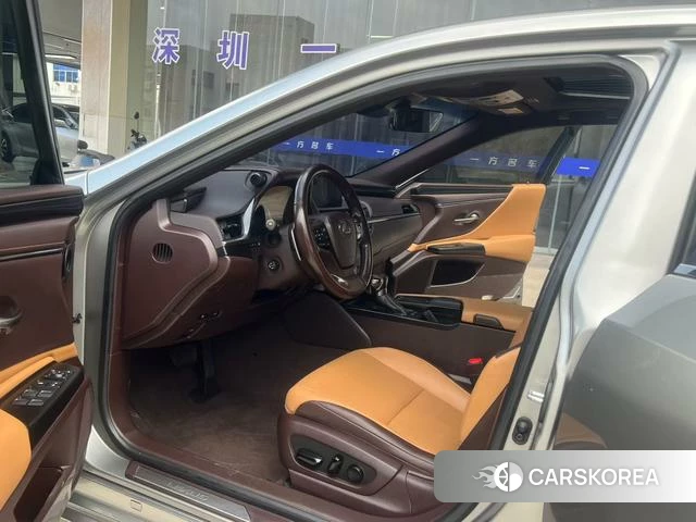 Lexus ES 2021 Серебристо-серый из Китая, фото 5