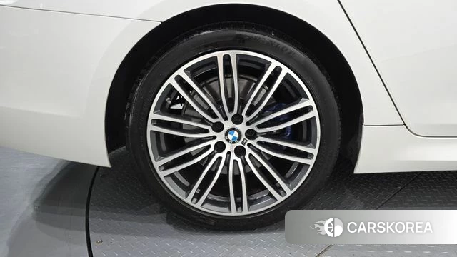 BMW 5 Series (G30) id 4581516 из Кореи 26