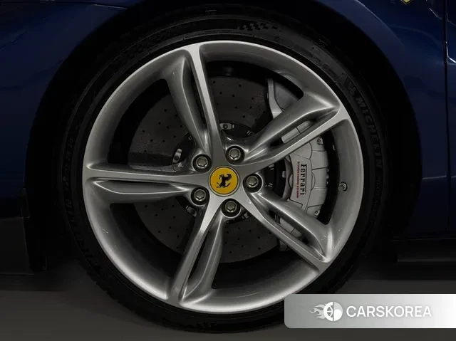 Ferrari 296 GTB id 3670324 из Кореи 9