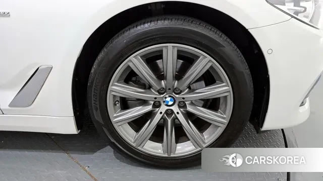 BMW 5 Series (G30) id 3368715 из Кореи 15