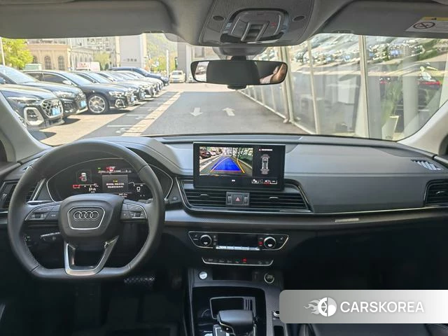 Audi Q5L 2021 Темно-серый из Китая, фото 5