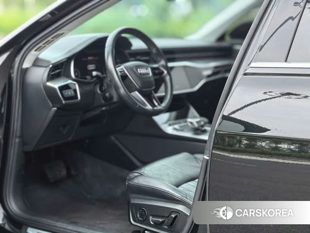 Audi A6L id 4333194 из Китая 9