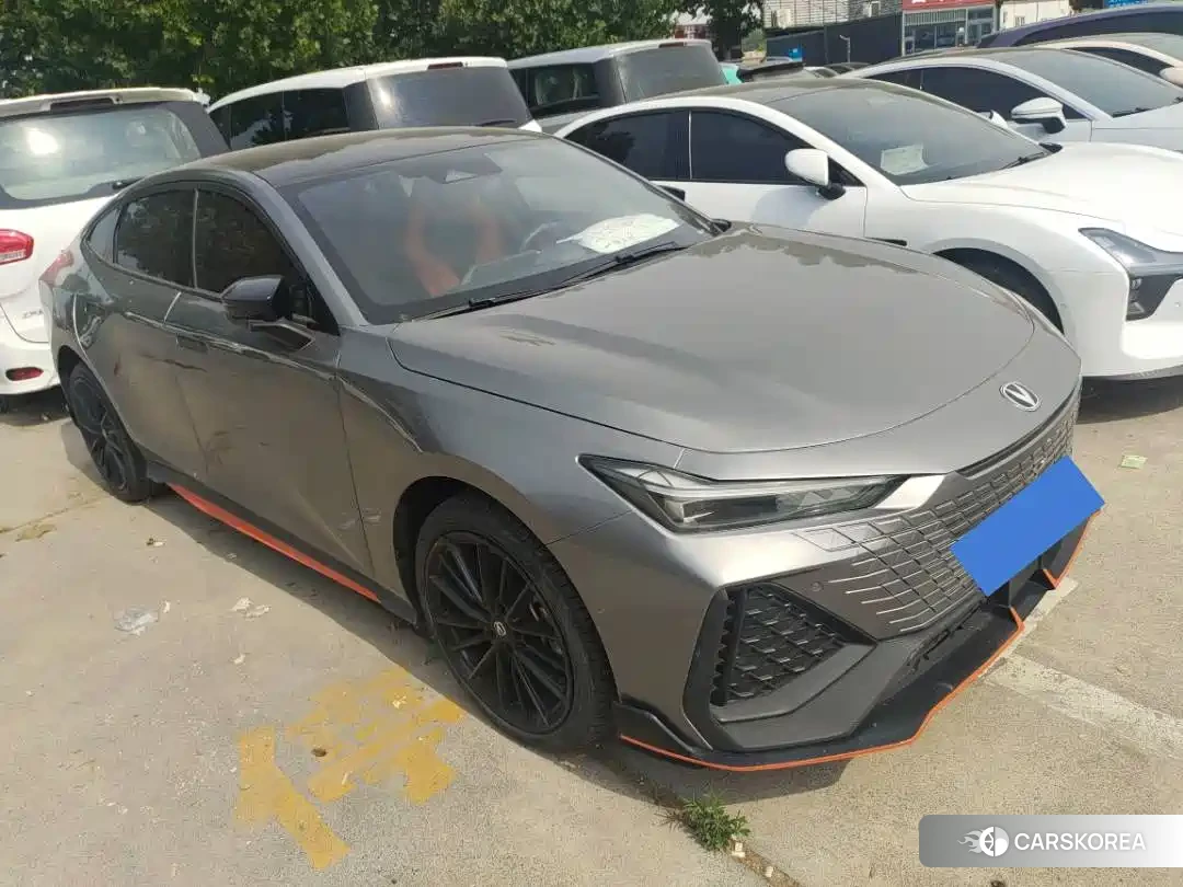 Chang'an UNI-V 2024 Silver/gray из Китая, фото 5