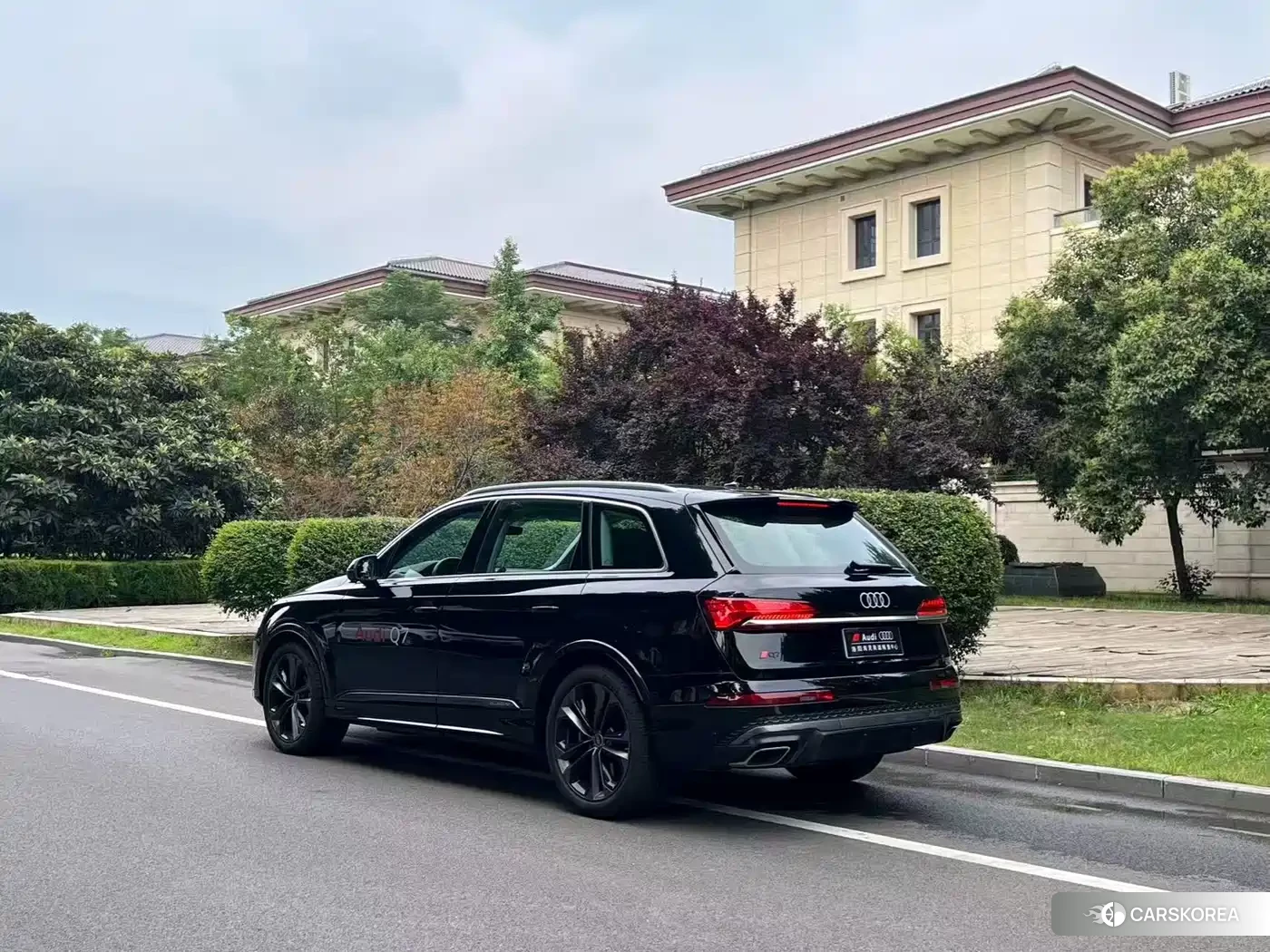 Audi Q7 2025 Черный из Китая, фото 5
