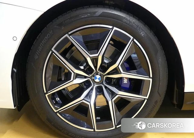 BMW 5 Series (G60) id 3838226 из Кореи 15