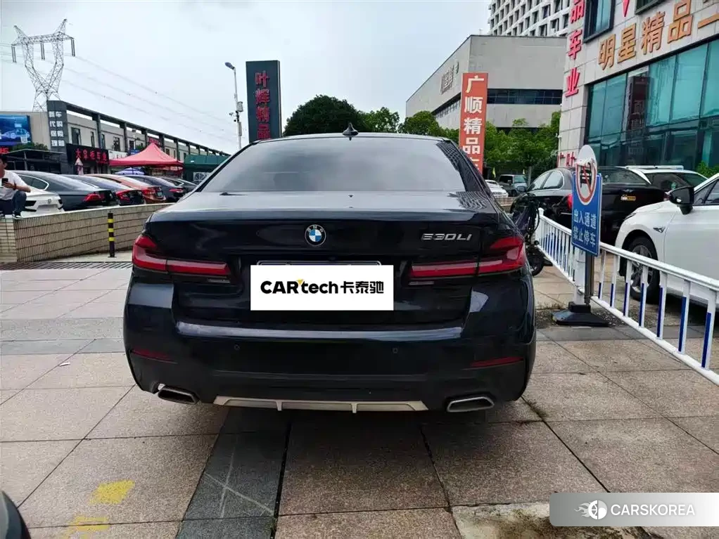 BMW 5 series 2023 Черный из Китая, фото 5