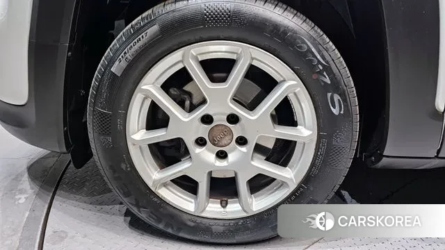 Jeep Renegade id 3771683 из Кореи 15