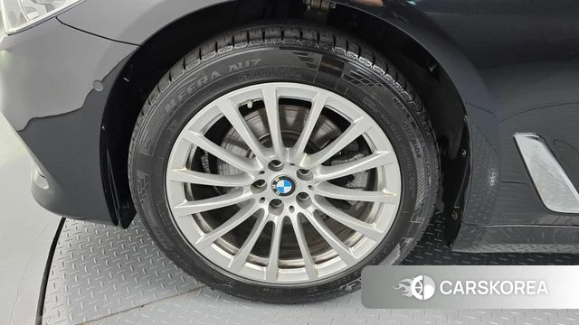 BMW 5 Series (G30) id 4446693 из Кореи 28