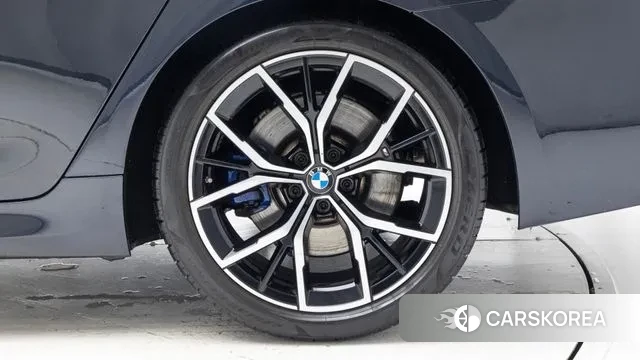 BMW 5 Series (G30) id 3695351 из Кореи 15