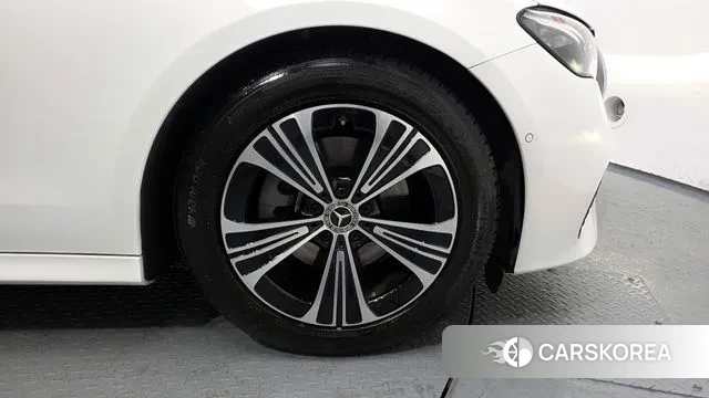 Mercedes-Benz E-Class W214 id 3658899 из Кореи 15