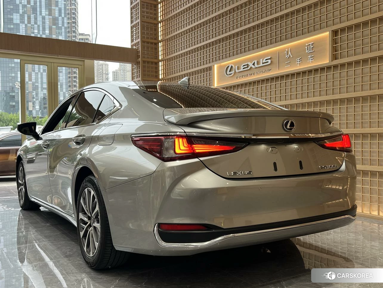 Lexus ES id 4421083 из Китая 11