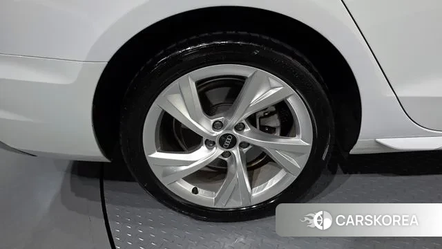 Audi A4 (B9) id 3722097 из Кореи 15