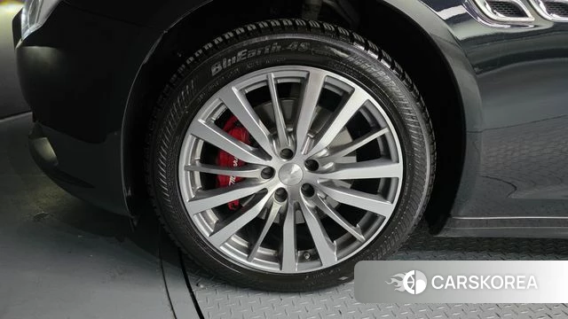 Maserati Quattroporte id 3866915 из Кореи 15