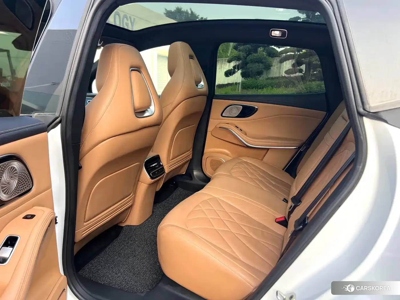 Roewe Feifan R7 2023 Белый из Китая, фото 6