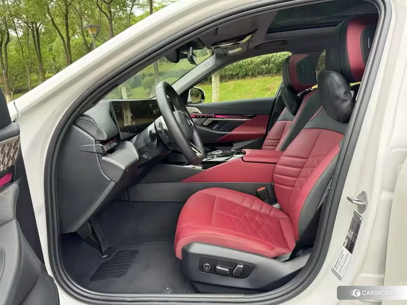 BMW 5 series 2025 Белый из Китая, фото 5